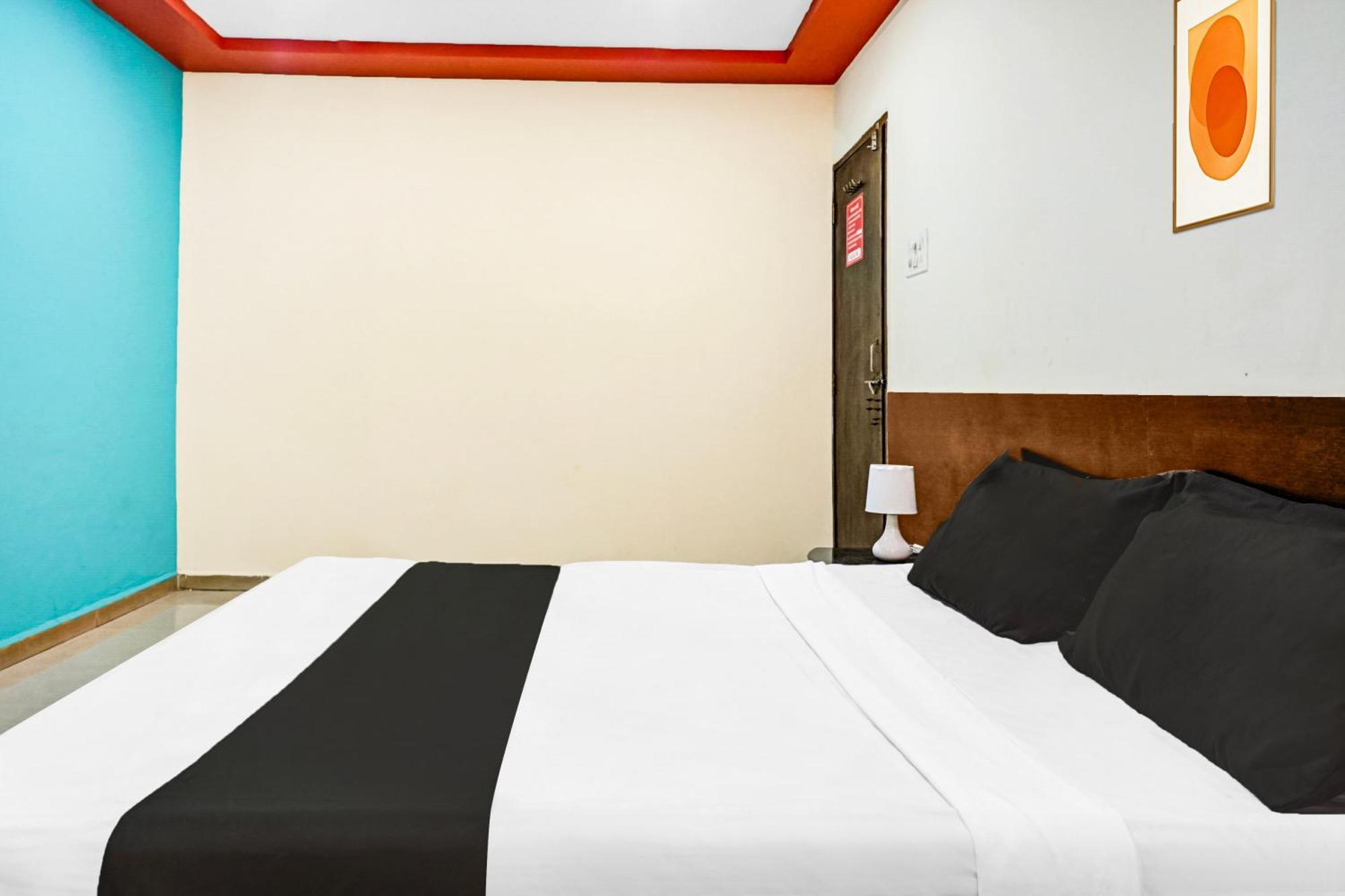 Hotel O Royal Lodge Koregaon ภายนอก รูปภาพ