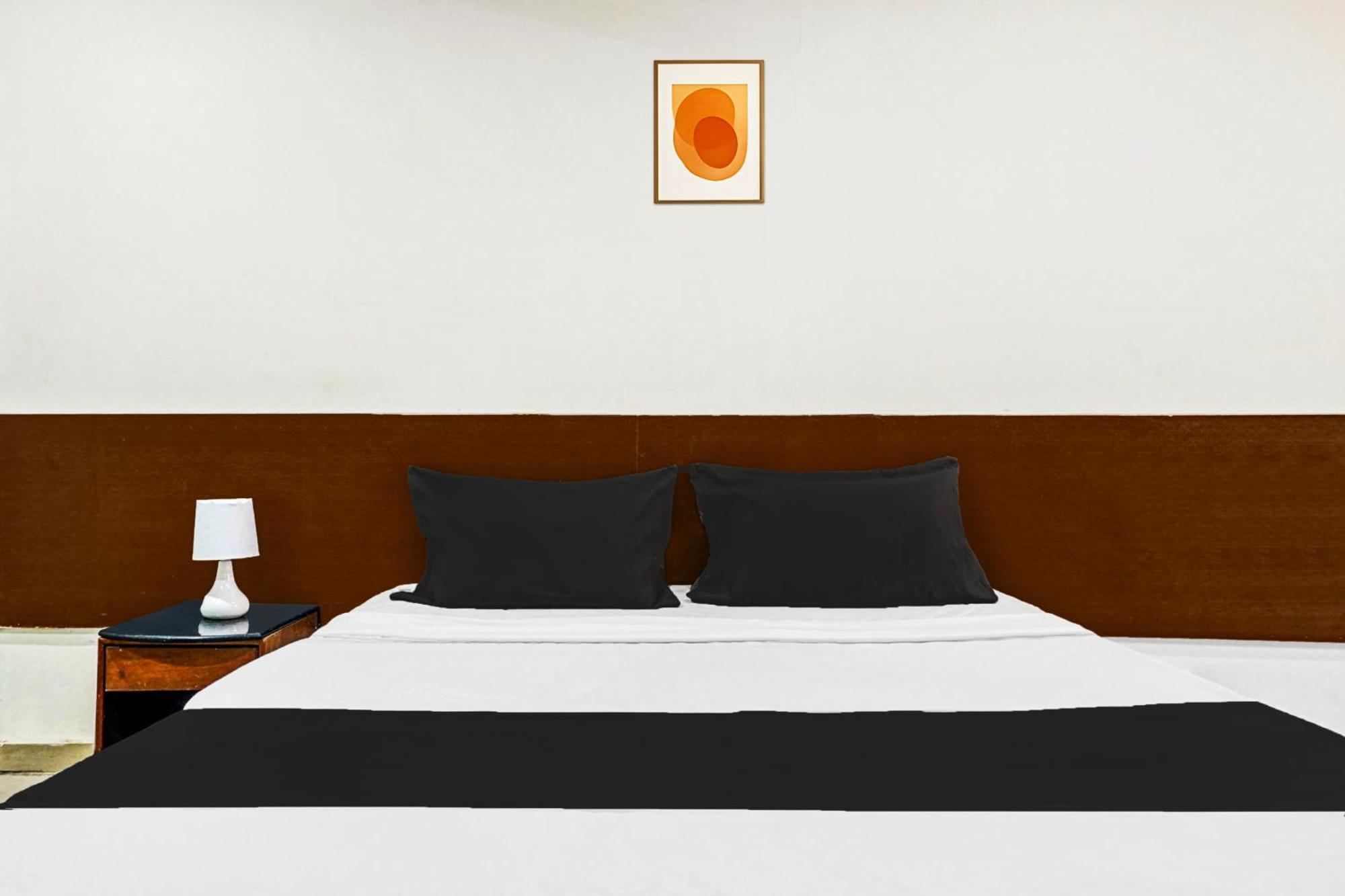 Hotel O Royal Lodge Koregaon ภายนอก รูปภาพ