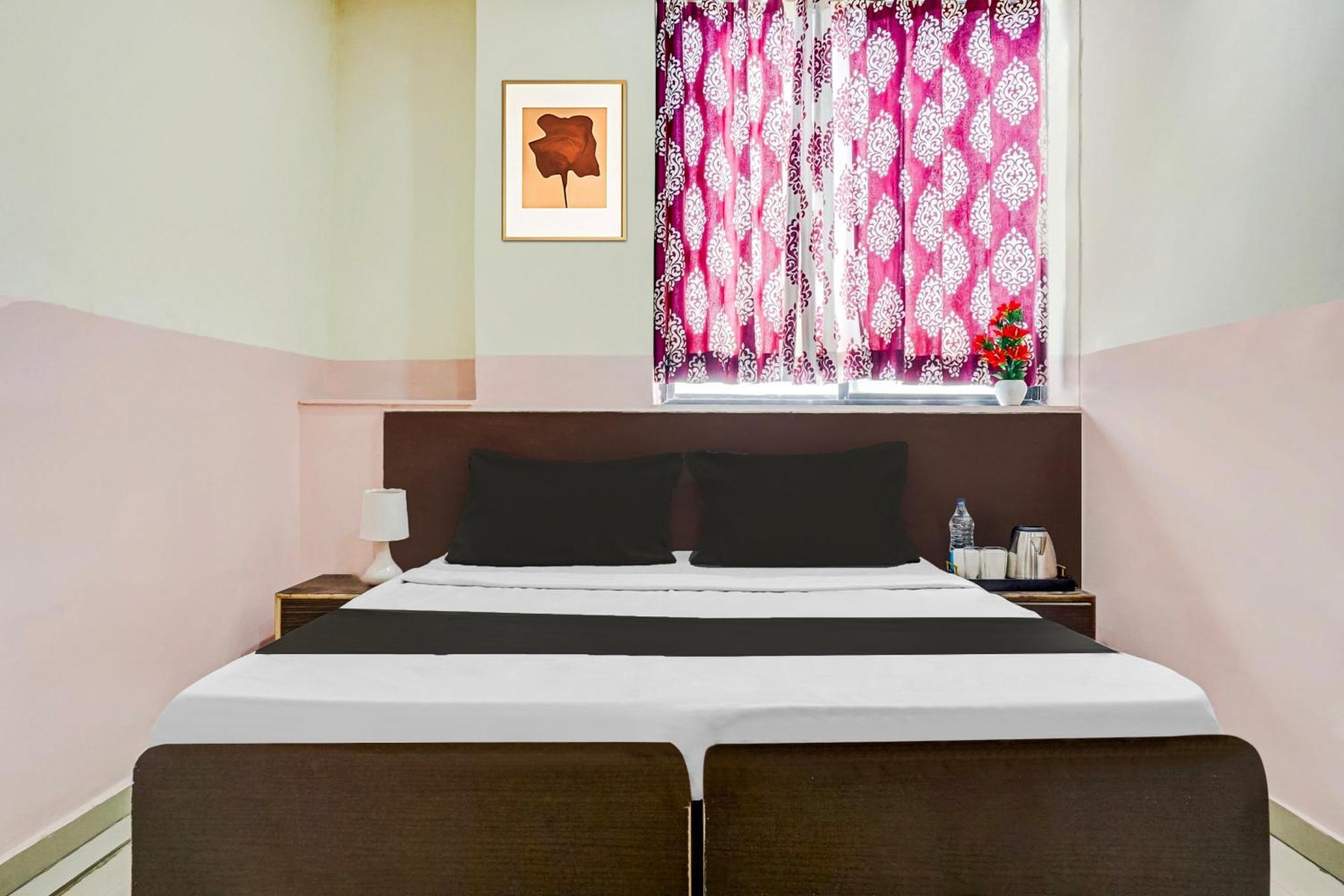Hotel O Royal Lodge Koregaon ภายนอก รูปภาพ
