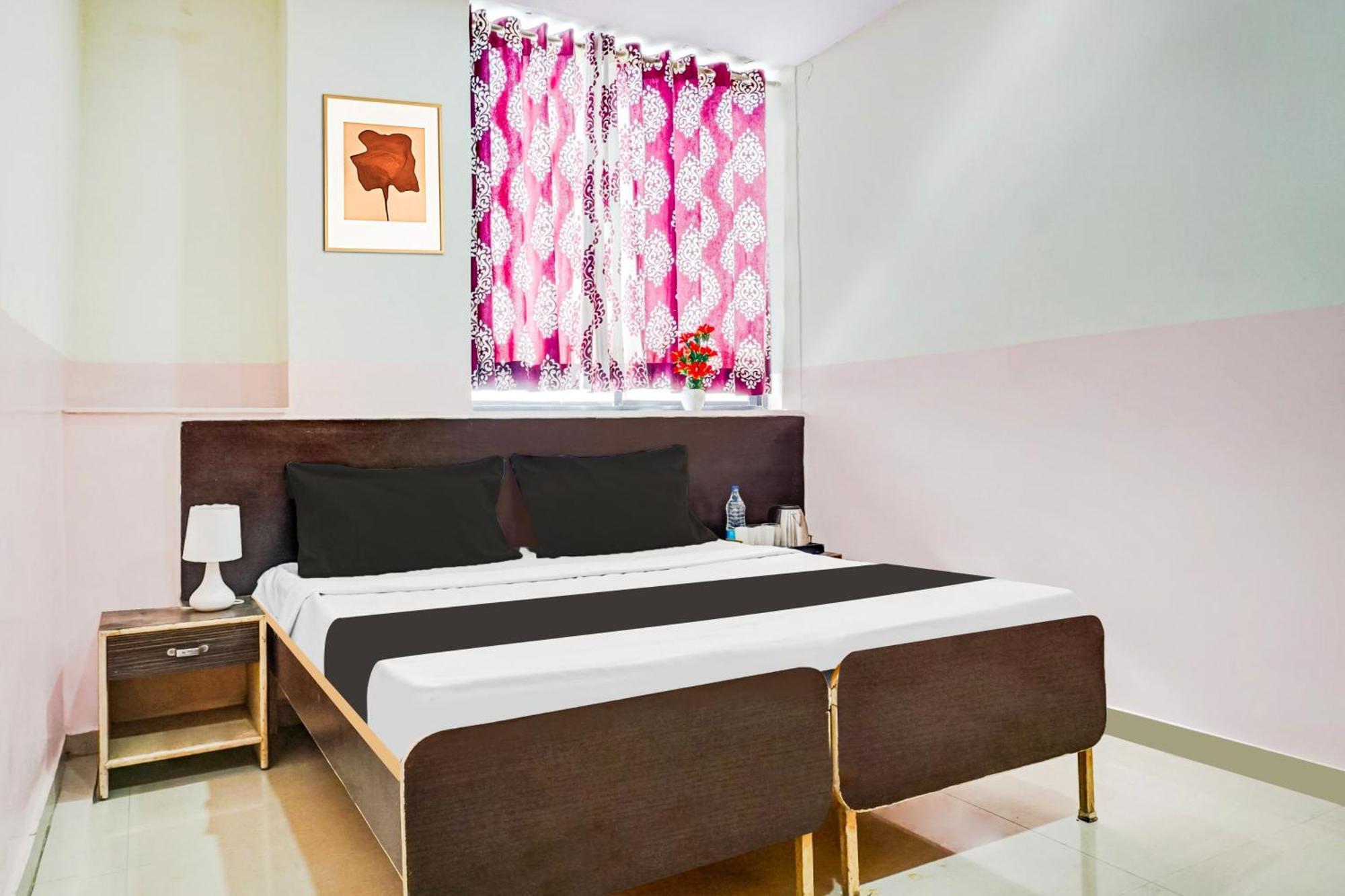Hotel O Royal Lodge Koregaon ภายนอก รูปภาพ