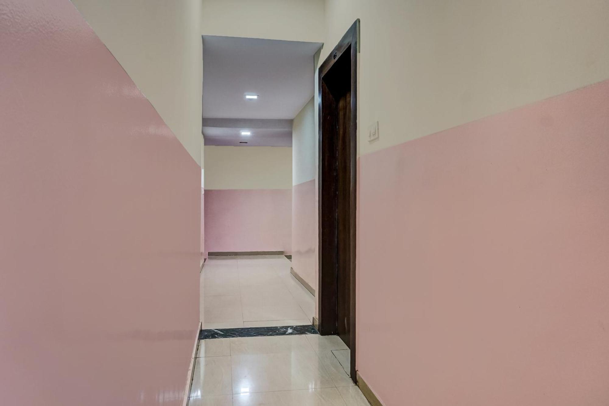 Hotel O Royal Lodge Koregaon ภายนอก รูปภาพ